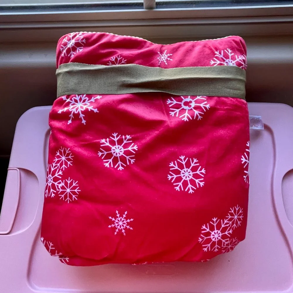 New Disney Store Throw Blanket Mickey Minnie Mouse Red White Snowflake NWT